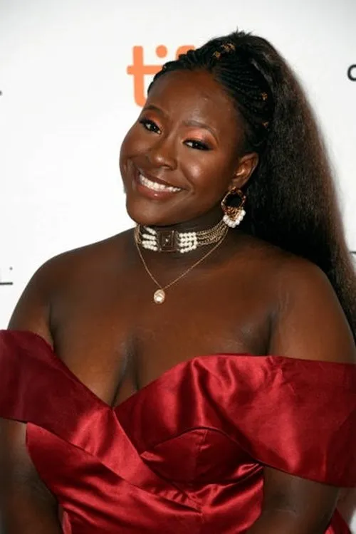 Tina Chiang ha trabajado con Afi Okaidja en 1 ocasiones