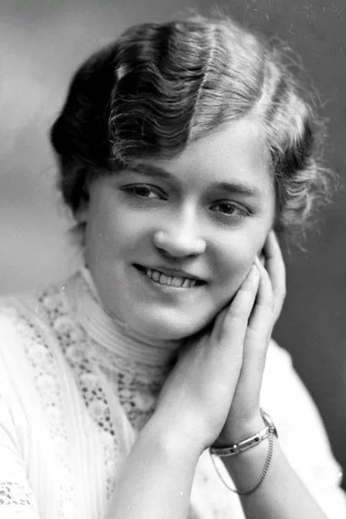 Ulf Qvarsebo ha trabajado con Agda Helin en 3 ocasiones