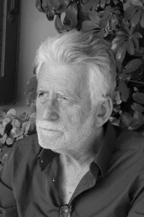 Karina Neupert Bratos ha trabajado con Aggelos Skasilas en 1 ocasiones