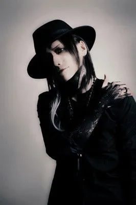 Aggy interpretando a Bass