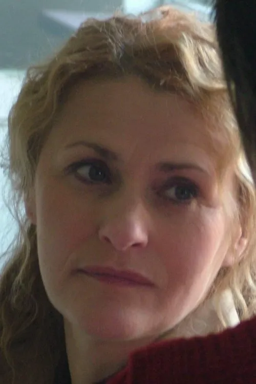 Ágnes Csere interpretando a Zsuzsa