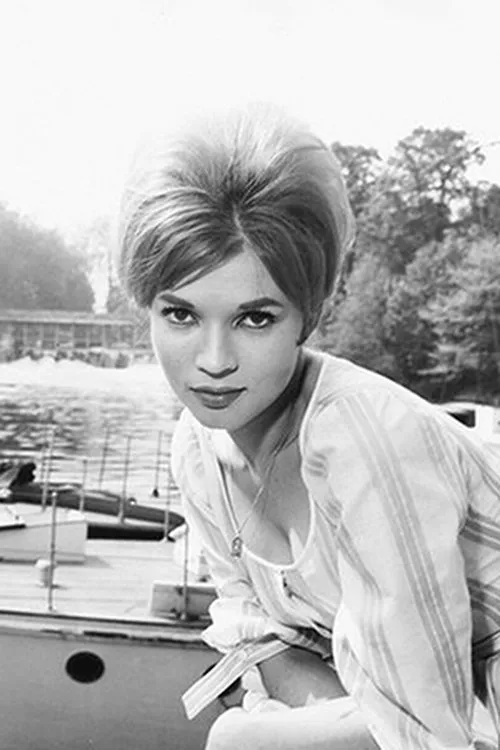 Agnès Laurent interpretando a Camille