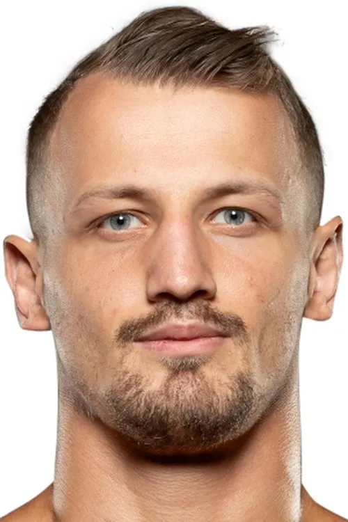 Ago Huskić interpretando a Self