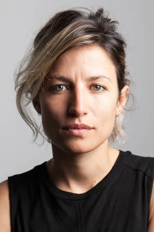 Agustina Comedi interpretando a Ella misma