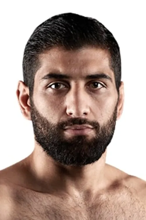 Steve Aimable ha trabajado con Agy Sardari en 1 ocasiones