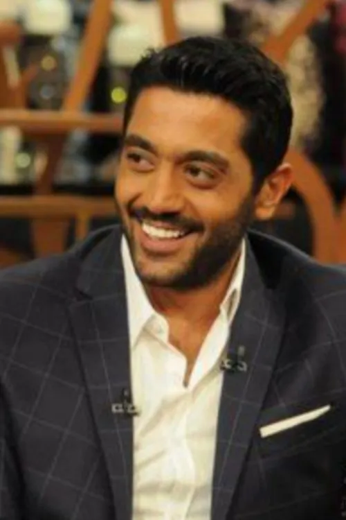 Ahmed Falawkas interpretando a 