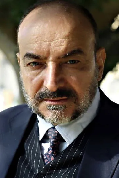 Ahmed Sadiq en su biografía y filmografía