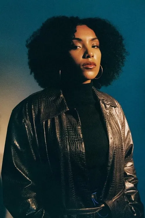 Avani ha trabajado con Aida Osman en 1 ocasiones