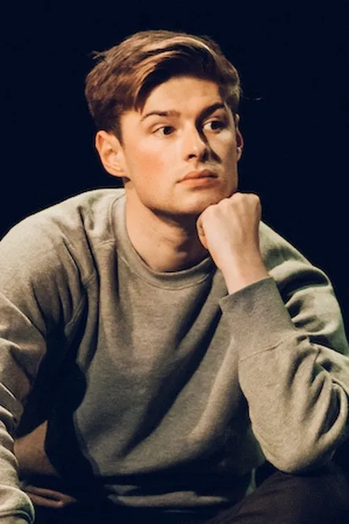 Aiden Nord interpretando a Aaron (segment 