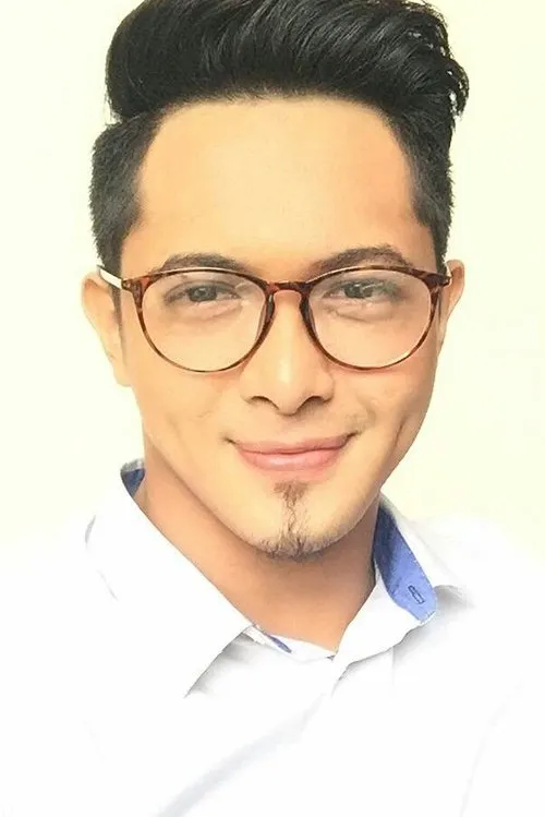 Aidit Noh — personaje: Naufal