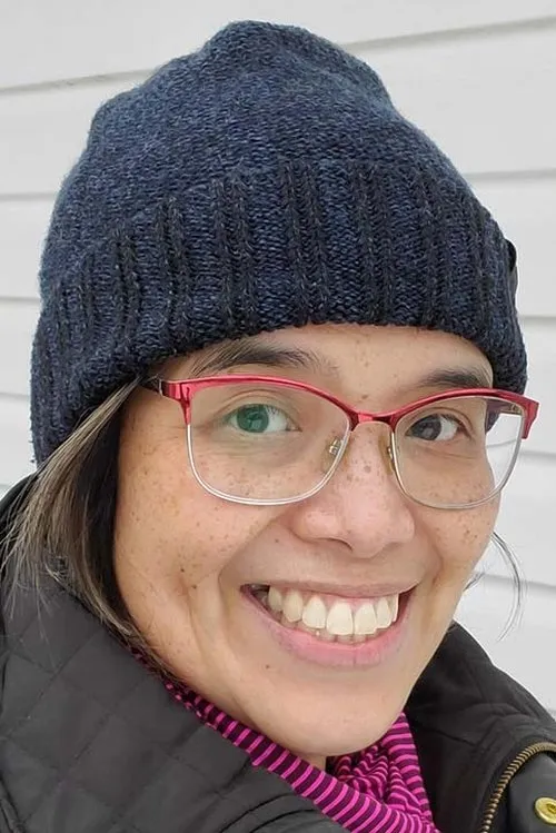 Aileen Ablog interpretando a Investors Club Member