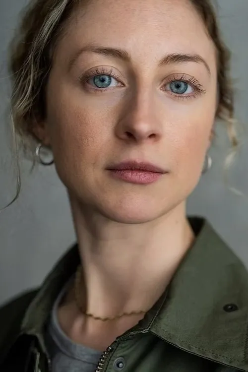 Aimée Cassettari interpretando a Eloise's Mother