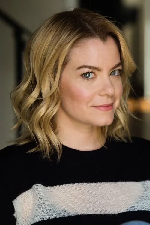 Aimée Castle — personaje: Lori Baxter