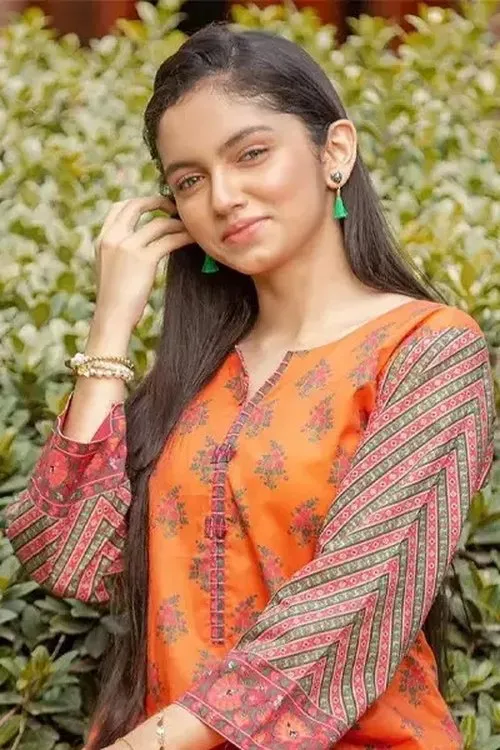 Aina Asif — personaje: Annie