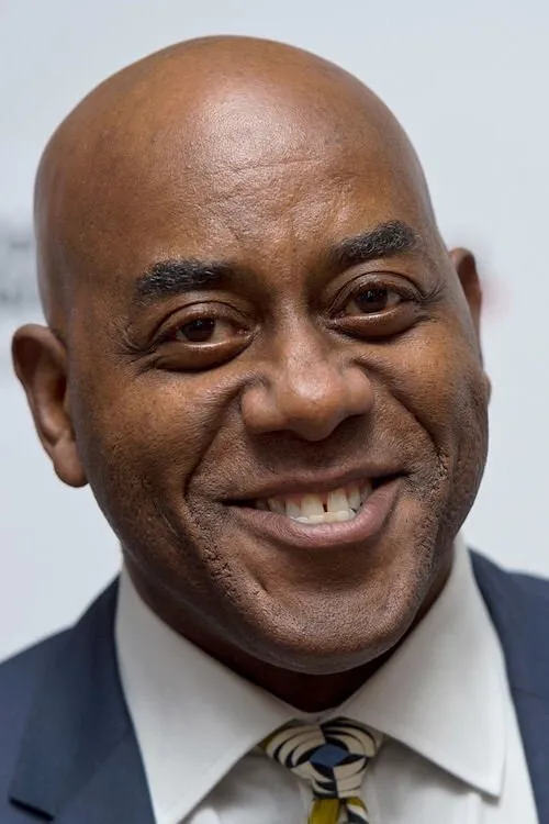 Ainsley Harriott interpretando a Presenter