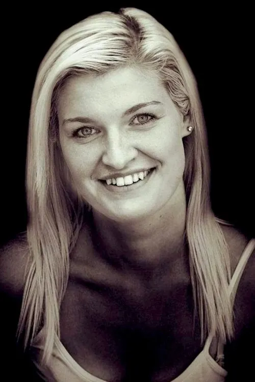 Aisha Wheeler interpretando a Celine