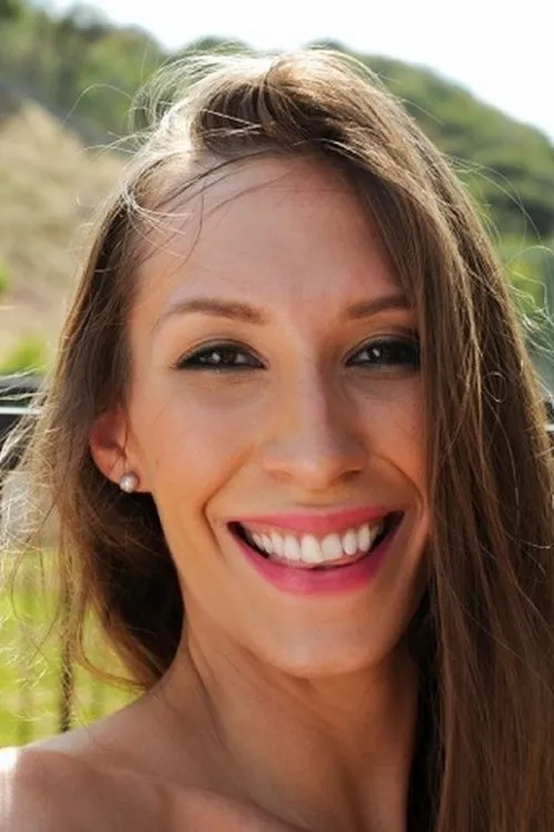 Aiyana Flora interpretando a (archive footage)