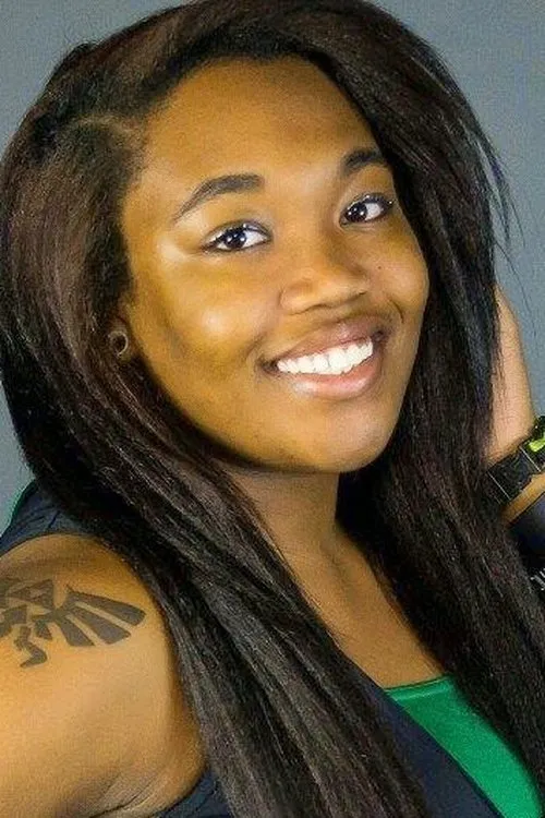 Aja Perera interpretando a Aja Perera