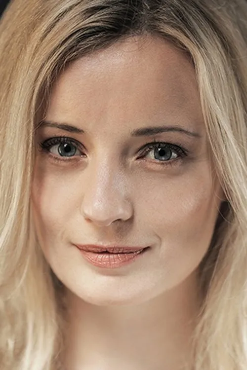 Ajda Smrekar interpretando a Ema Duh