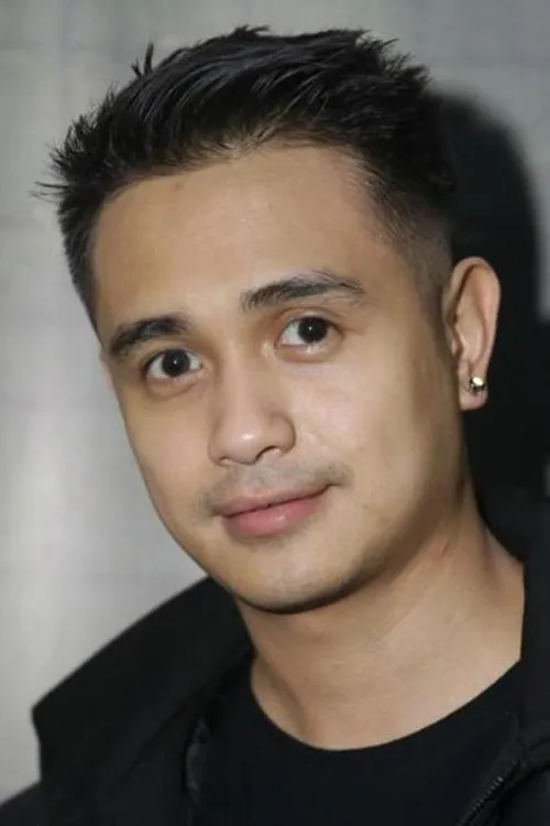 Ajun Perwira interpretando a Sobari