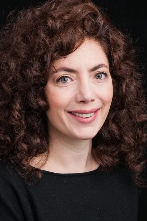 Akasya Asıltürkmen interpretando a 52 Hertz (voice)