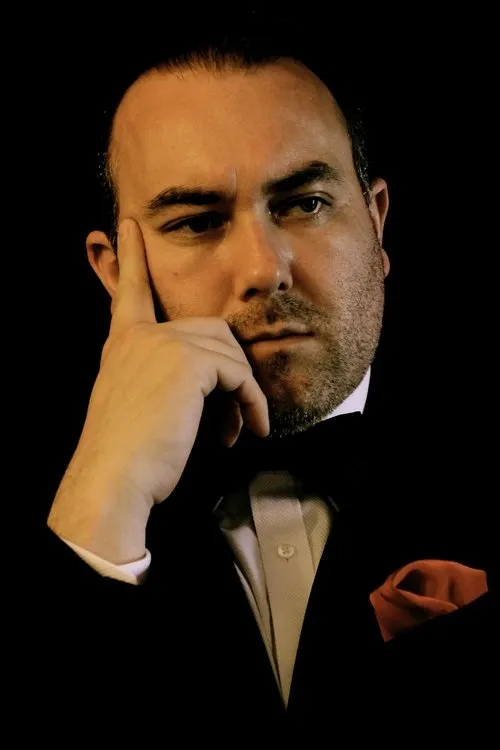 Al Carretta interpretando a Dale Torrance / Michael Torrance