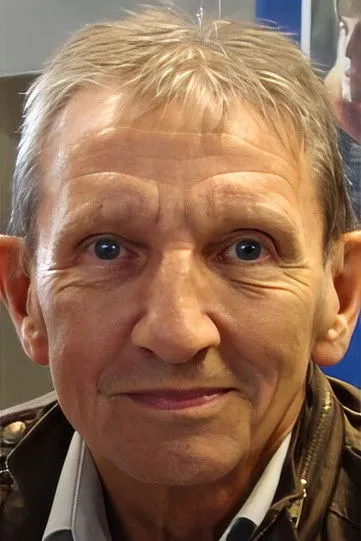 Erica Simmons ha trabajado con Al Lampert en 1 ocasiones