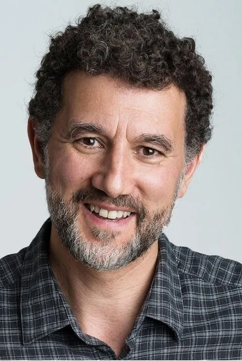 Al Nedjari interpretando a Algerian Patient