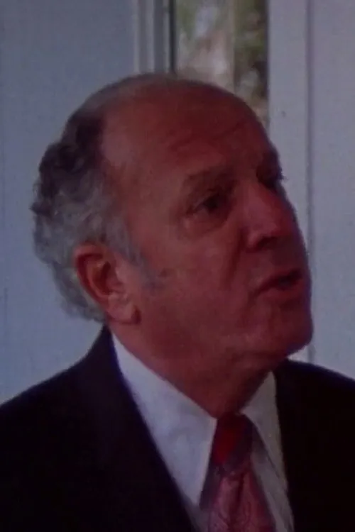 Al Strapelli interpretando a Dr. Evans