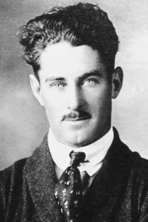 Al Wilson interpretando a Bud Hughes