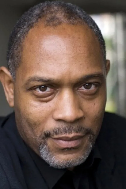 Alain Azerot interpretando a Iqbal