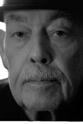 Elizabeth Elstub ha trabajado con Alain Cooper en 1 ocasiones