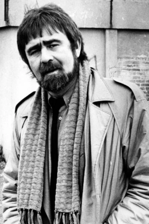 Alan Bleasdale en su biografía y filmografía