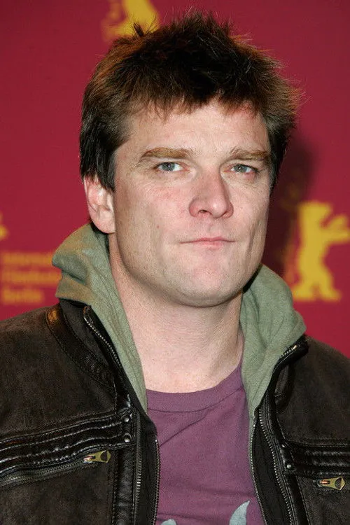 Mitchell Mullen ha trabajado con Alan Moloney en 1 ocasiones