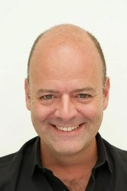 Mark Mifsud ha trabajado con Alan Paris en 1 ocasiones