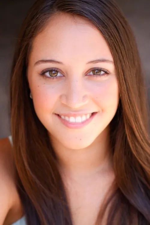 Alana O'Mara interpretando a Nikki