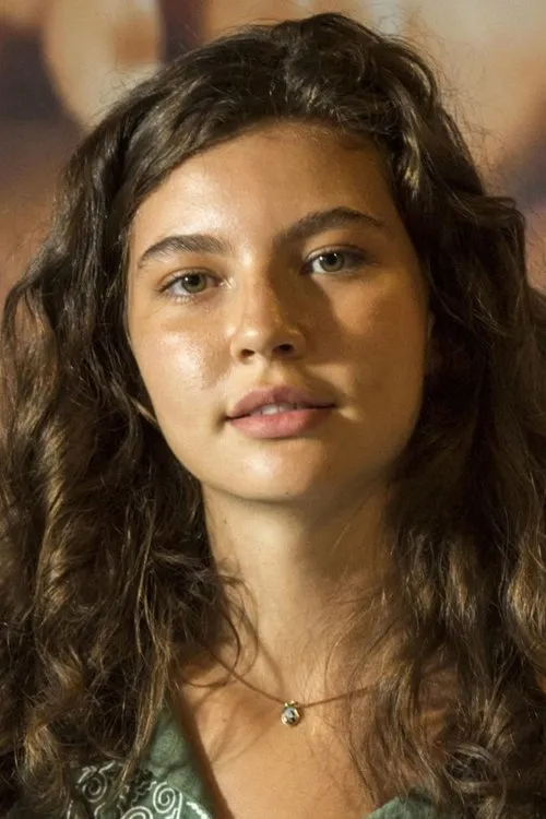 Alanis Guillen en su biografía y filmografía