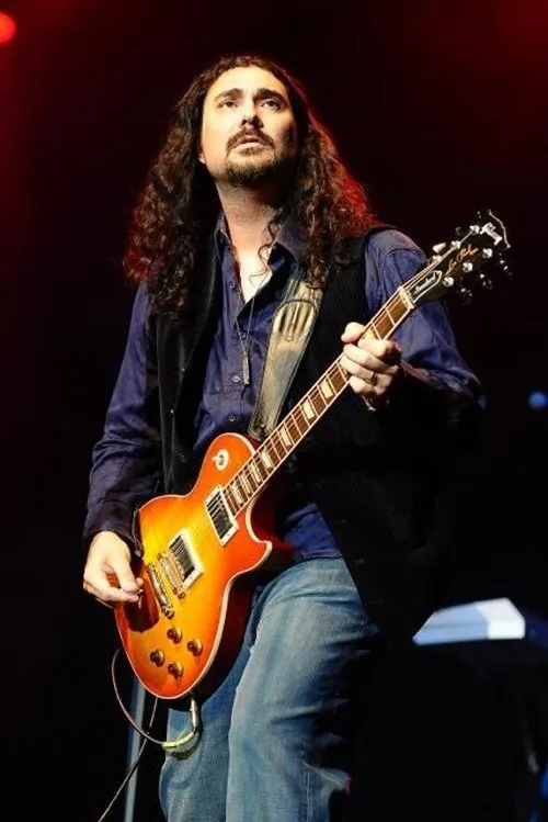 Danny Thompson ha trabajado con Alastair Greene en 1 ocasiones