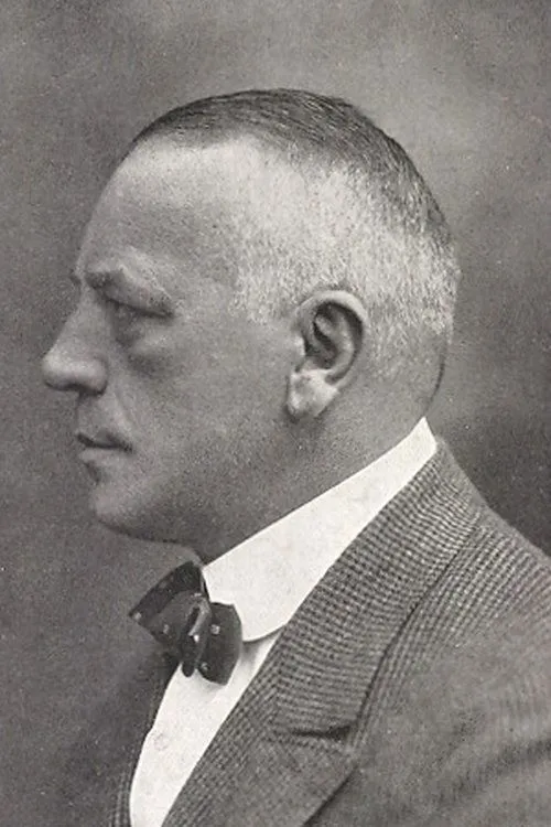 Albert Patry interpretando a Rosalindes Vater