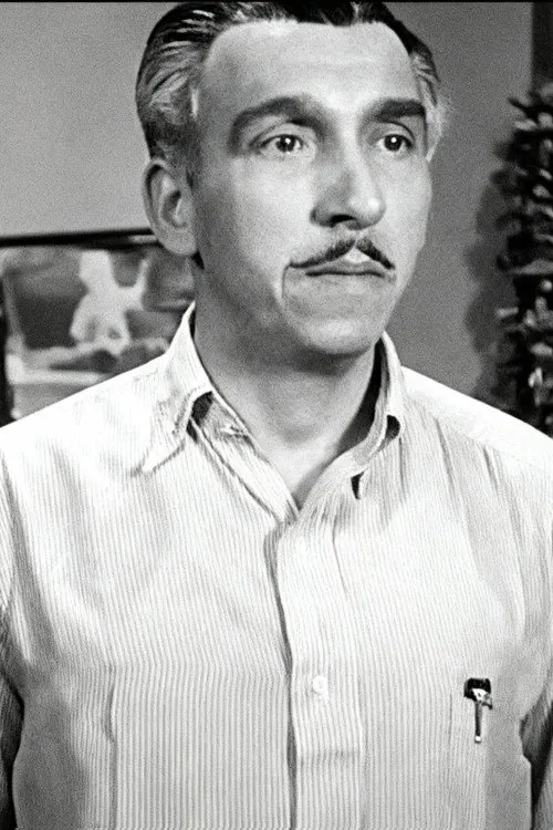 Alberto Martí interpretando a Dr. Germán Casca