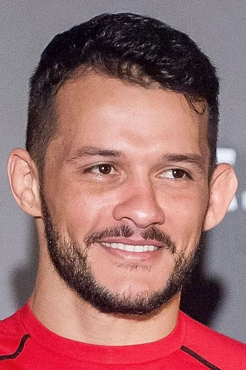 Alberto Mina interpretando a Self