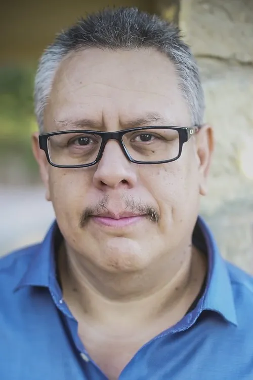 Alberto Rene Telles interpretando a Doctor