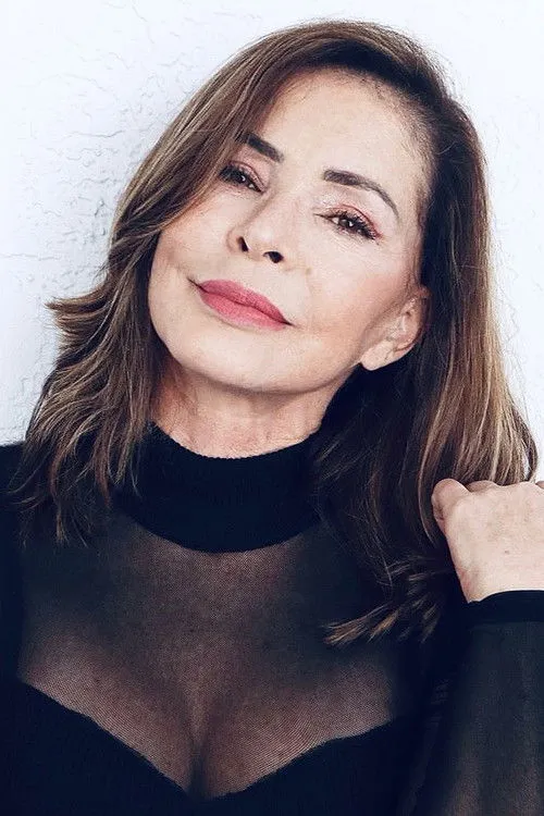 Kimberley Davies ha trabajado con Alcira Gil en 1 ocasiones