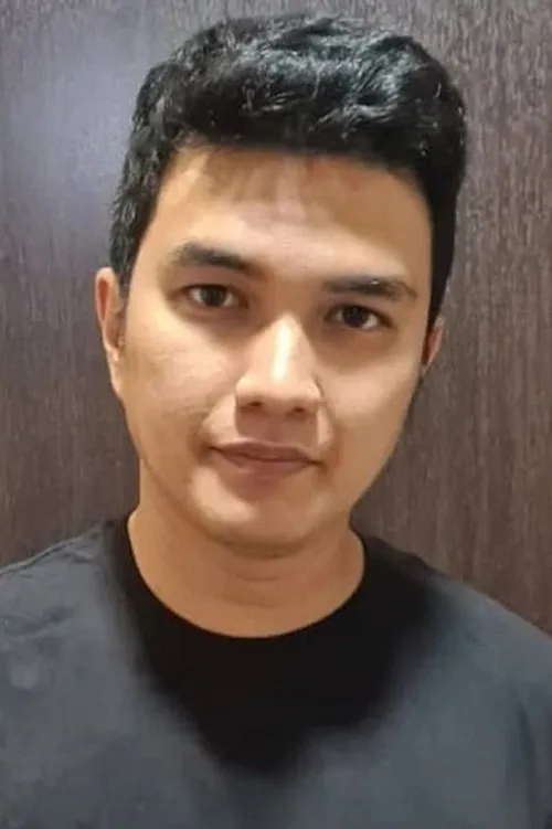 Aldi Taher interpretando a Aksha