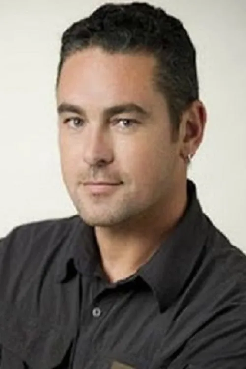 Alejandro Albaiceta interpretando a Hombre immobiliaria