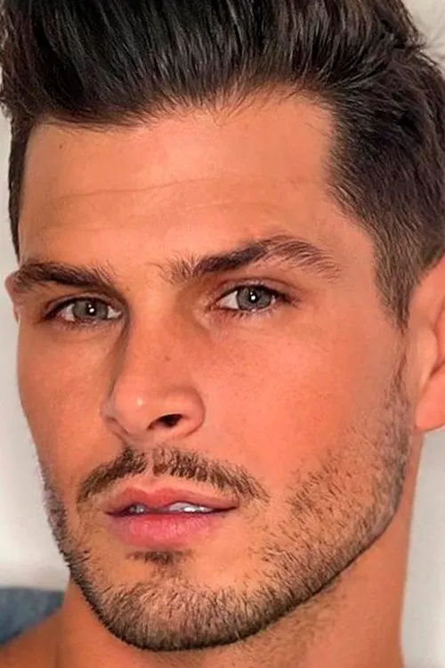 Alejandro Nieto — personaje: Self - Contestant