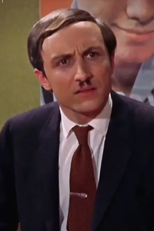 Alekos Kouris interpretando a seller