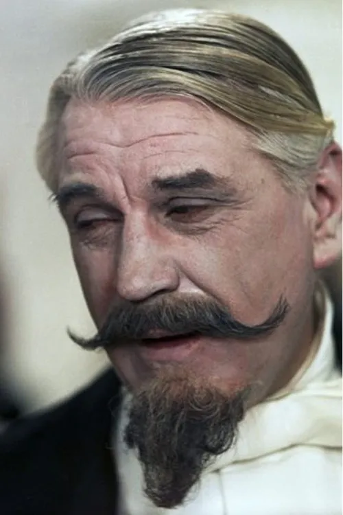 Aleksander Dzwonkowski interpretando a Hipolit Wydech /  Morator