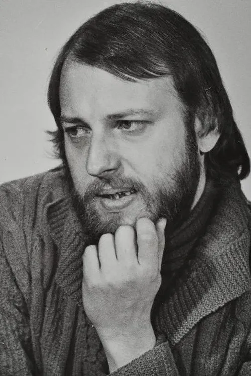 Aleksander Müller interpretando a Ditch Digger