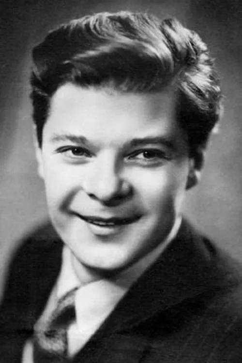 Aleksandr Mikhajlov interpretando a 